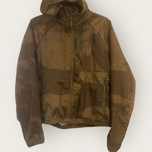 The North‎ Face Olive Windbreaker w Ventilation, Abstract Print Cinch Waist